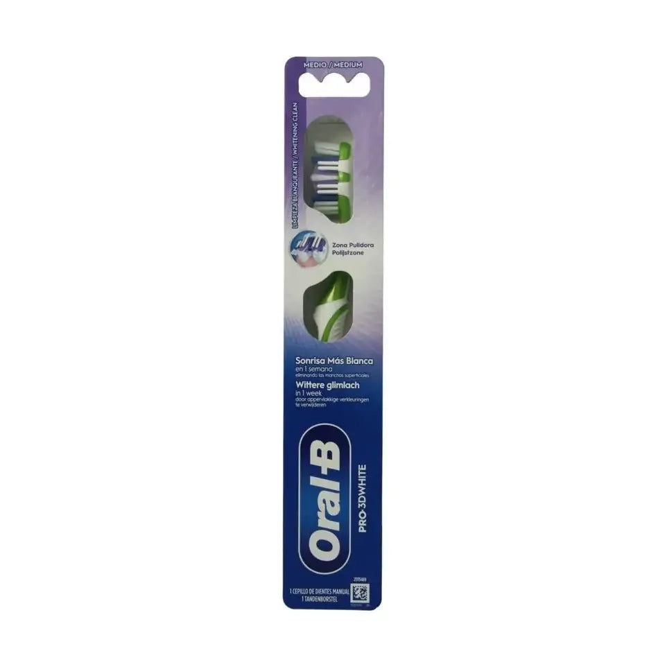 Oral B Pro 3D white hand tandenborstel